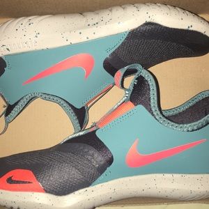 Kids Nike Sneakers .. Brand New , Never Worn